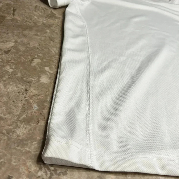 YXL white Puma  DRY sport T shirt .PTP 19” could fit women sm /med also - Picture 12 of 13